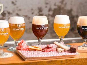 Bierproeverij met 3 biertjes + hapjesplank in Nijmegen