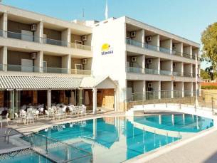 Heerlijke zonvakantie in Corfu met modern hotel op loopafstand van het strand! Incl. vlucht, ontbijt en transfer!