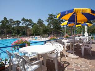 8 daagse vliegvakantie naar Village Mare Pineta Baia Sistiana in duino aurisina, italie