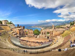 Ontdek het oosten van Sicili&euml; vanuit Letojanni