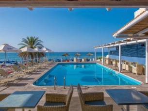 Geniet van je zonvakantie vanuit een modern hotel aan de kust van Stalida op Kreta incl. vlucht, ontbijt, diner en huurauto!