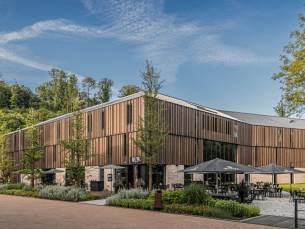 ZOMER DEAL! ☀️ Verblijf in een luxe 4*-designhotel in hartje Valkenburg incl. ontbijt