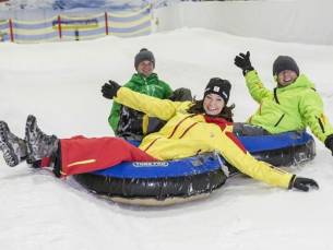 1-Stunden-Eintrittskarte mit Ski und Snowboard im Alpenpark Neuss