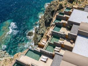 Villa Acro Suites