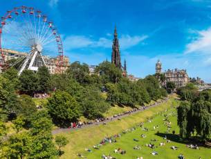 Sfeervol genieten in het centrum van de veelzijdige stad Edinburgh incl. vlucht
