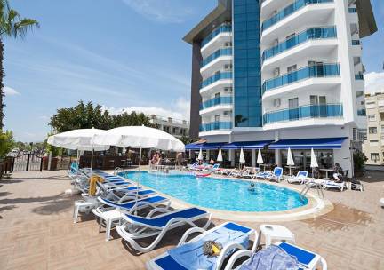Parador Beach Hotel