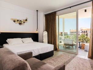 8 daagse vliegvakantie naar Abacus Suites in ayia napa, cyprus