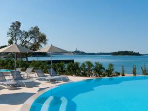 Maistra Select Amarin Resort