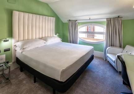 Hotel Mariposa
