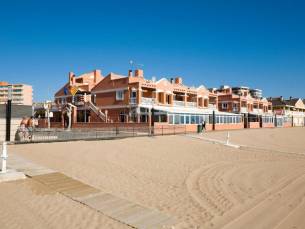 Lloyds Beach Club