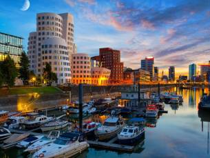 4*-hotel met sauna in hartje Duisburg vlakbij shopstad D&uuml;sseldorf & op loopafstand van het Centraal station incl. ontbijt + VIP-plateau!