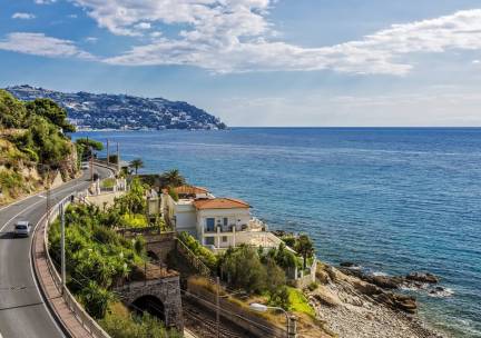 Ligurië: ontdek de betovering van de Italiaanse Rivièra vanuit je eigen appartement nabij het strand!