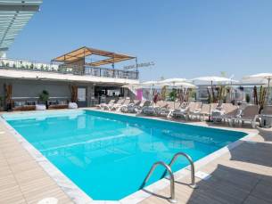 Capsis Hotel