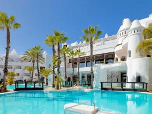 Hotel H10 Estepona Palace - logies & ontbijt