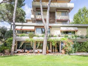 Geniet aan de Toscaanse kust in Marina di Pietrasanta o.b.v. halfpension