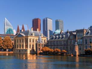 NIEUW & MODERN 4*-hotel in het hart van Den Haag en nabij het strand incl. ontbijt & NS treinretour!