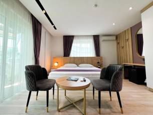 Jata Crown Hotel