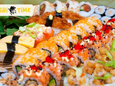 Sushibox (16, 32 of 72 stuks) om af te halen bij Sushi Time Bussum