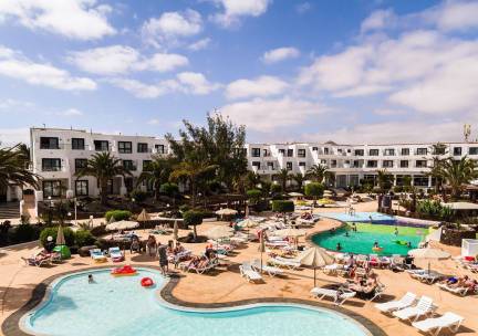8 daagse vliegvakantie naar BlueBay Lanzarote in costa teguise, canarische eilanden