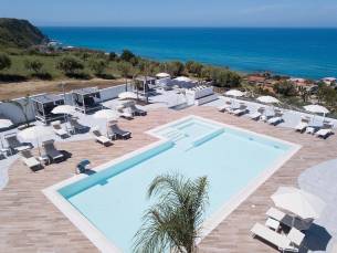 Midenza Seaside Nature Retreat