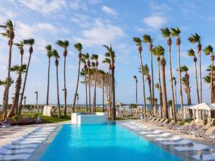 8 daagse vliegvakantie naar Leonardo Plaza Cypria Maris Beach en Spa in paphos, cyprus