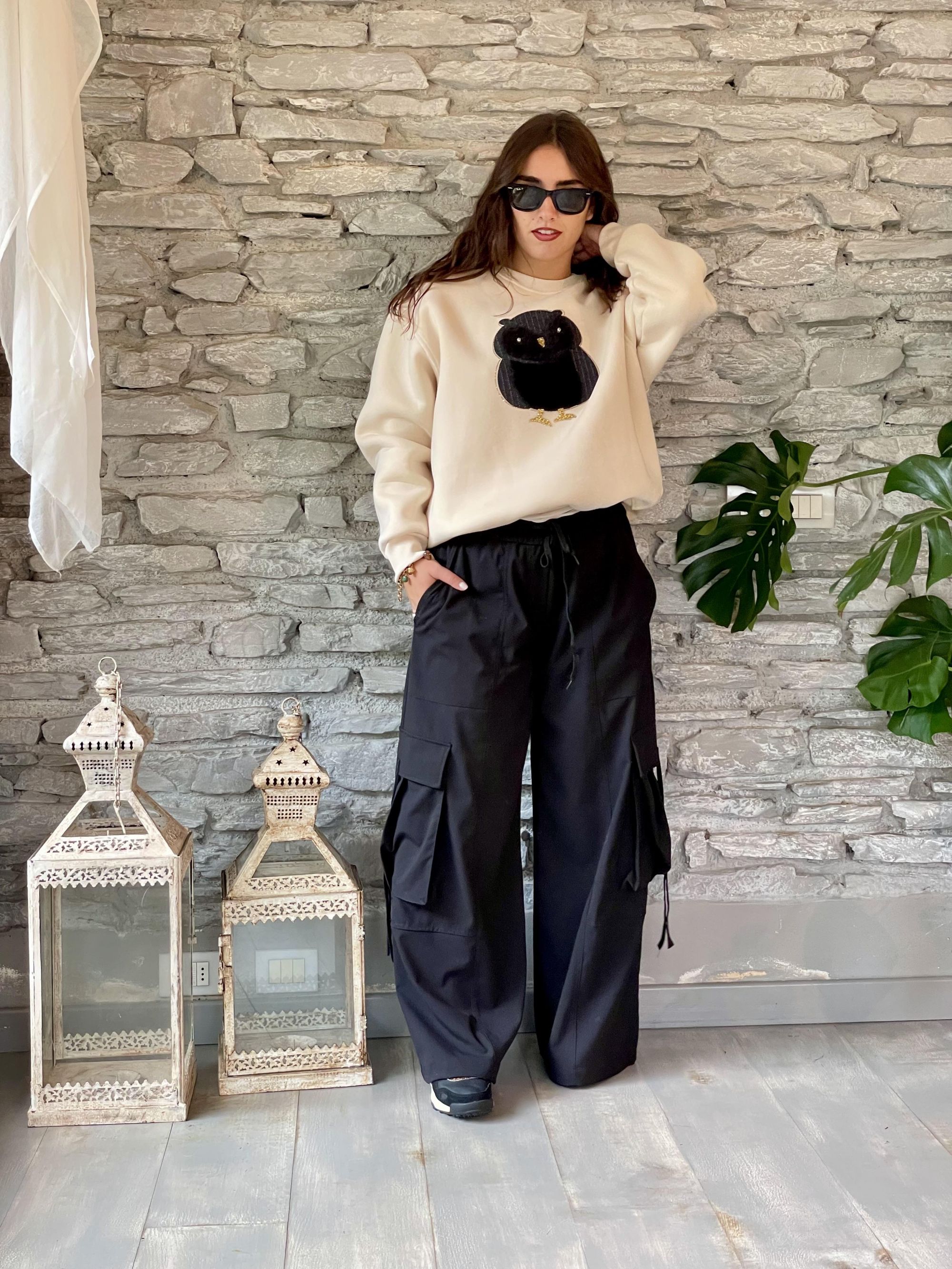 SUSY MIX - FELPA COLOR CREMA CON STAMPA PATCH ART. SH002987