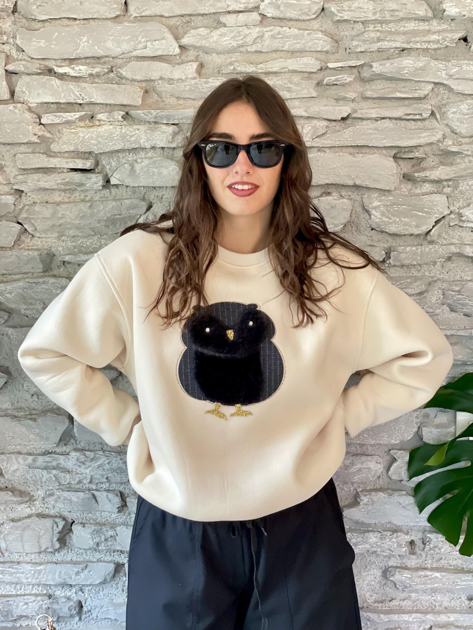 SUSY MIX - FELPA COLOR CREMA CON STAMPA PATCH ART. SH002987