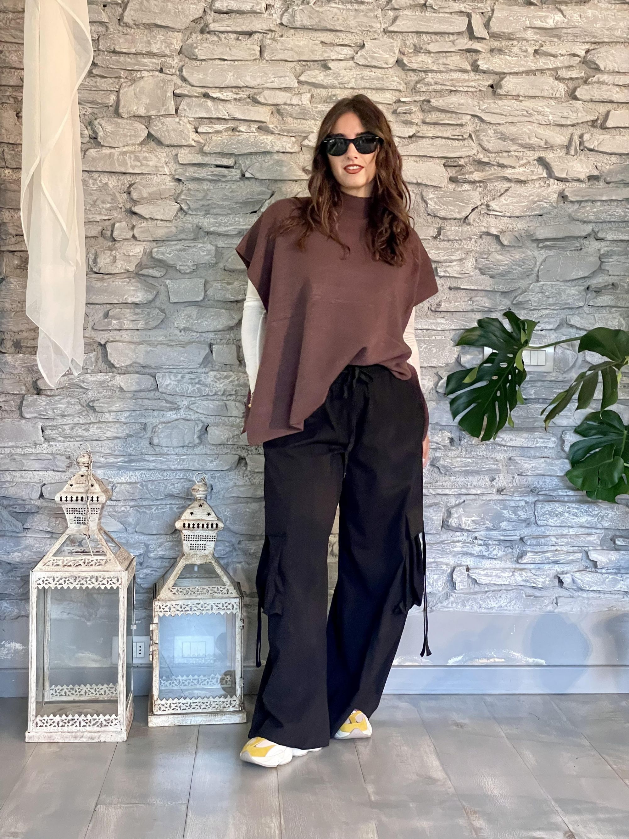 SUSY MIX - GILET MORO CON SPACCHI LATERALI E FIOCCO ART. S7038