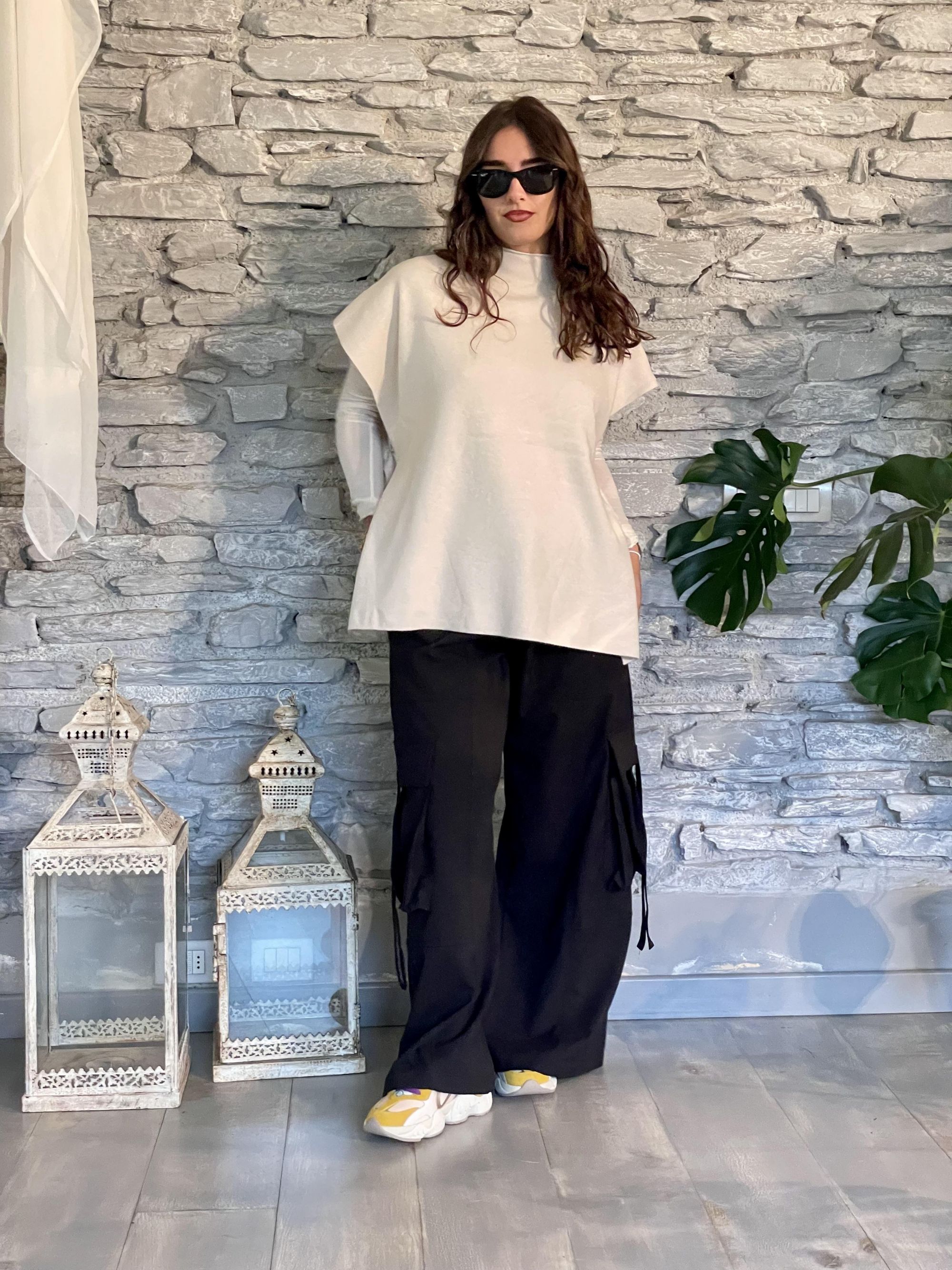 SUSY MIX - GILET COLOR CREMA CON SPACCHI LATERALI E FIOCCO ART. S7038