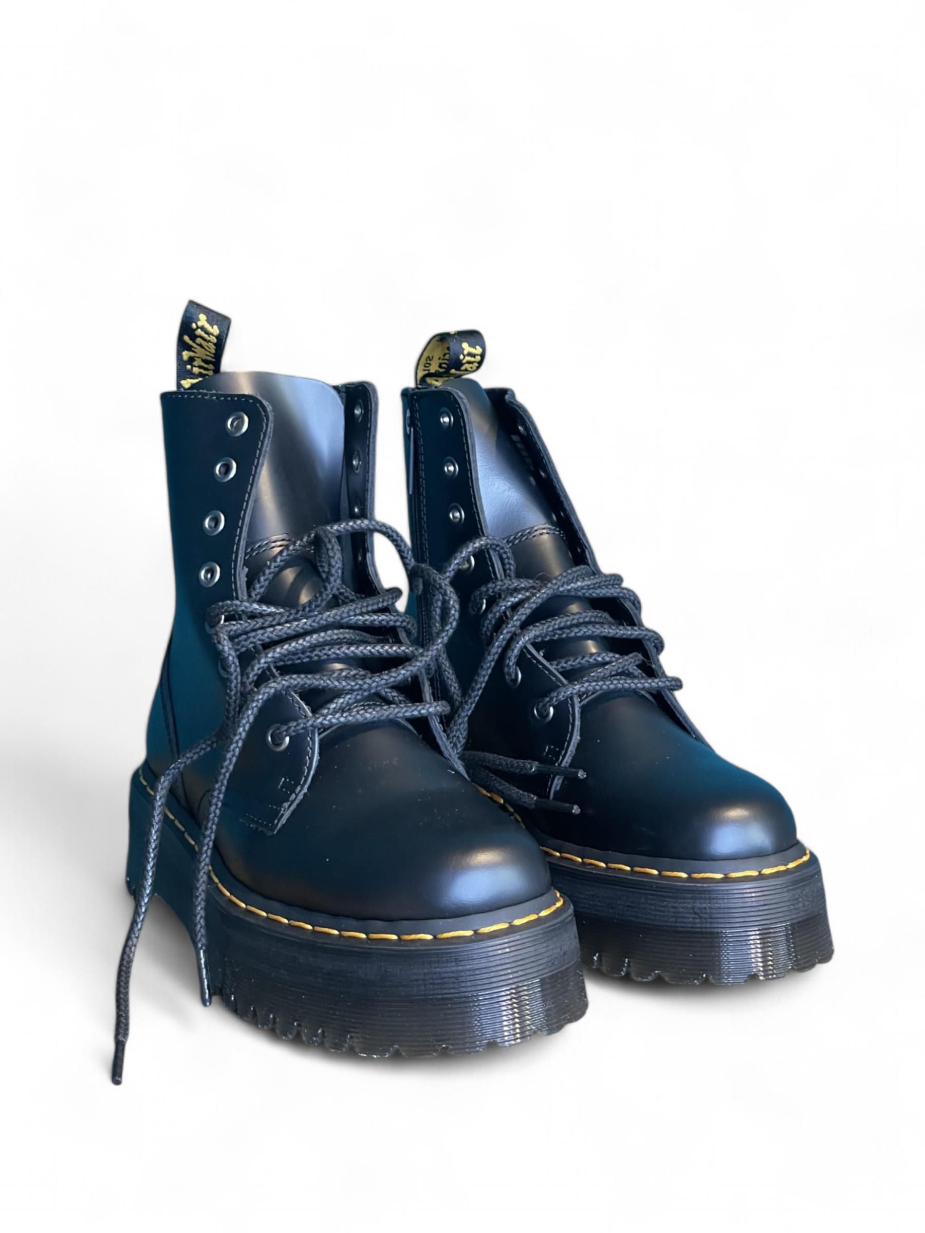 DR MARTENS - ANFIBI IN PELLE NERA CON PLATFORM ART. JADON2