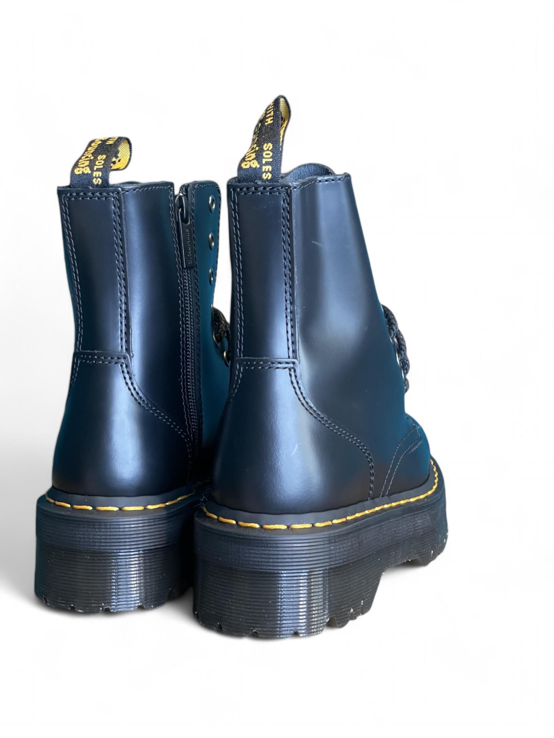 DR MARTENS - ANFIBI IN PELLE NERA CON PLATFORM ART. JADON2