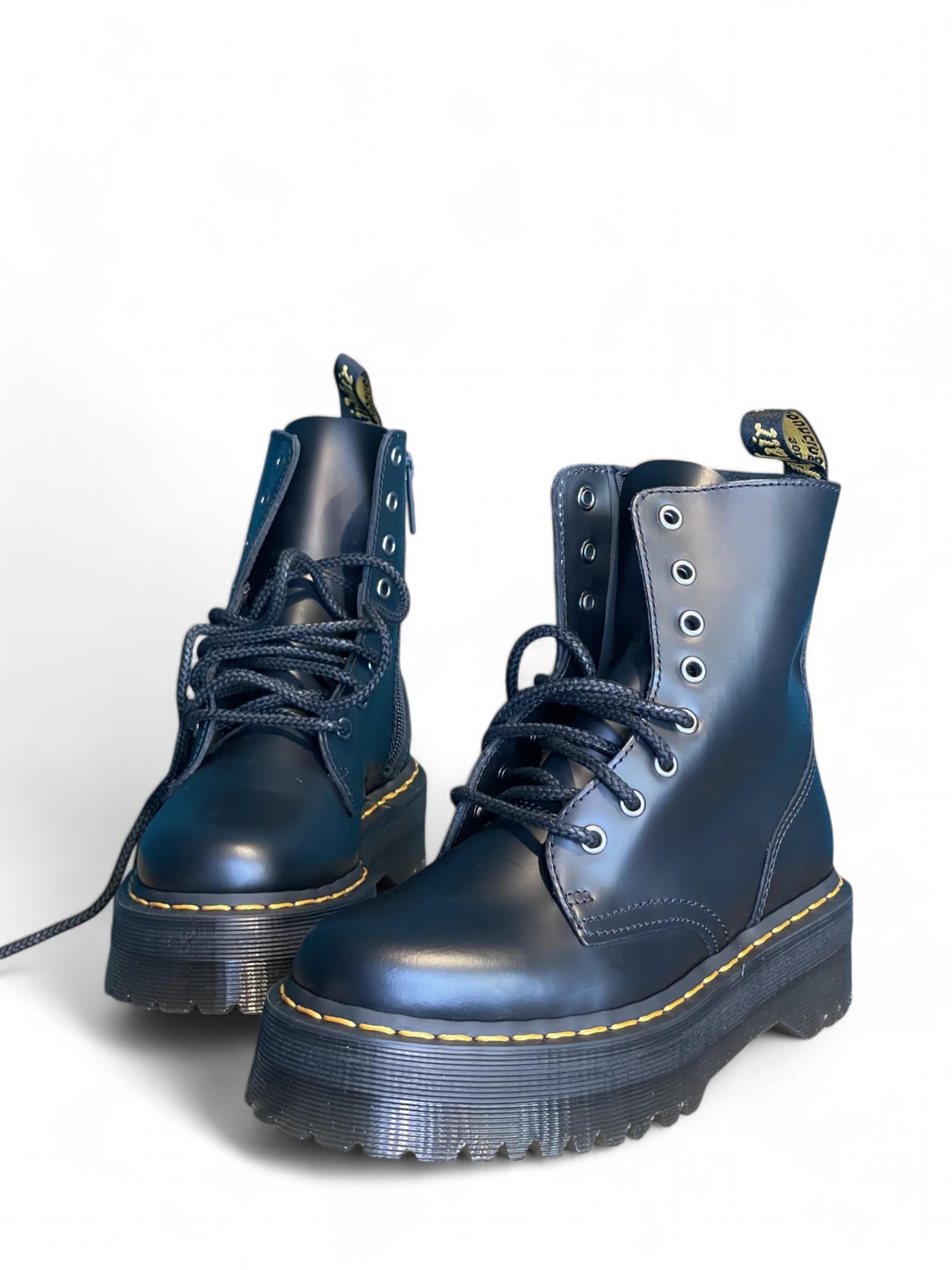 DR MARTENS - ANFIBI IN PELLE NERA CON PLATFORM ART. JADON2