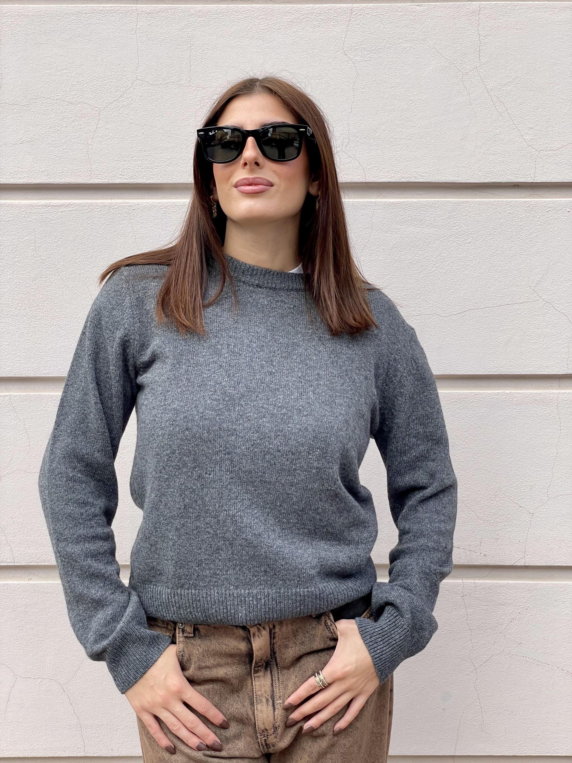 TENSIONE IN - MAGLIA GRIGIA PARICOLLO CON SPALLINE IMBOTTITE ART. D81026-APP5