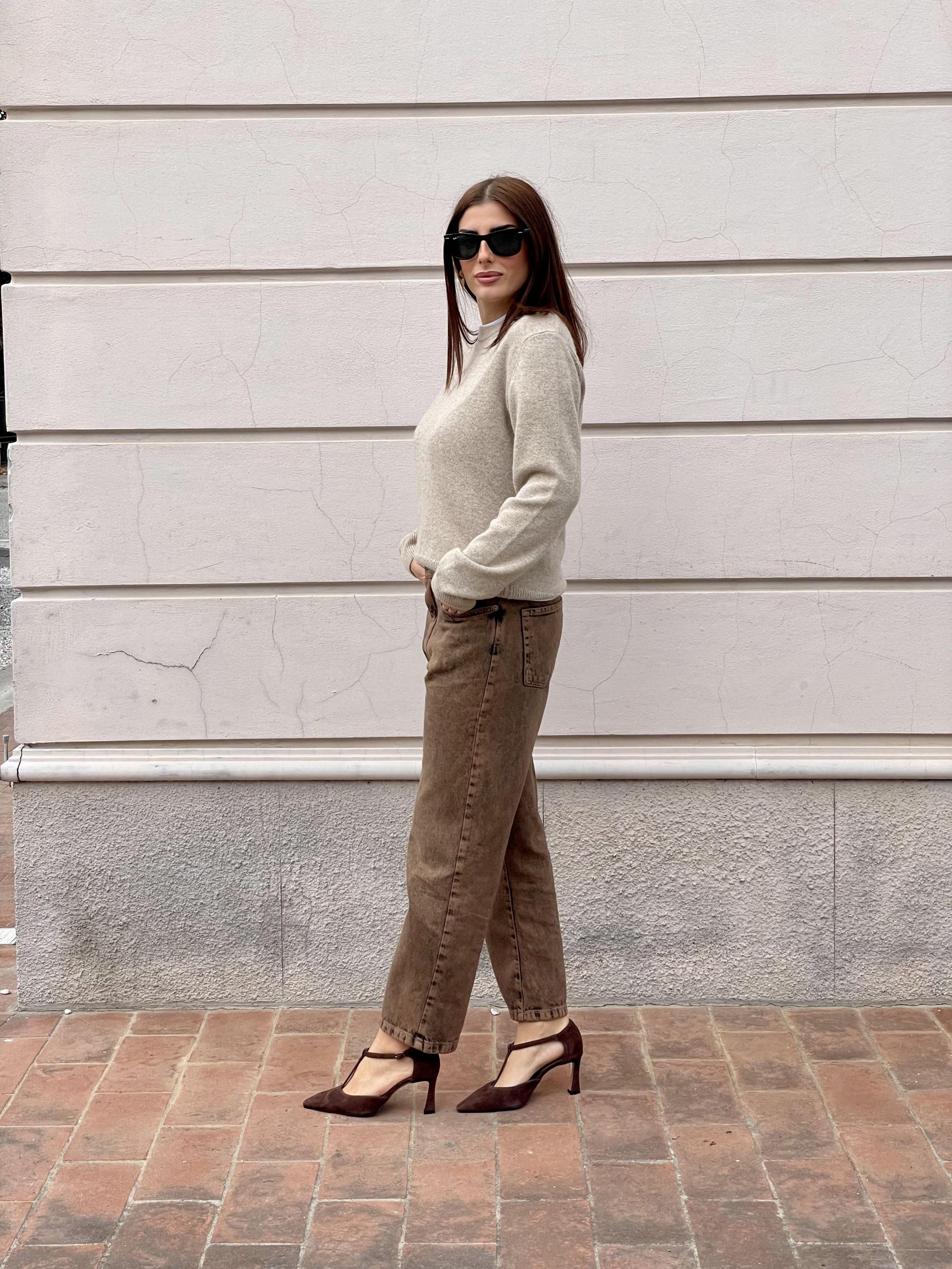 TENSIONE IN - MAGLIA BEIGE PARICOLLO CON SPALLINE IMBOTTITE ART. D81026-APP5