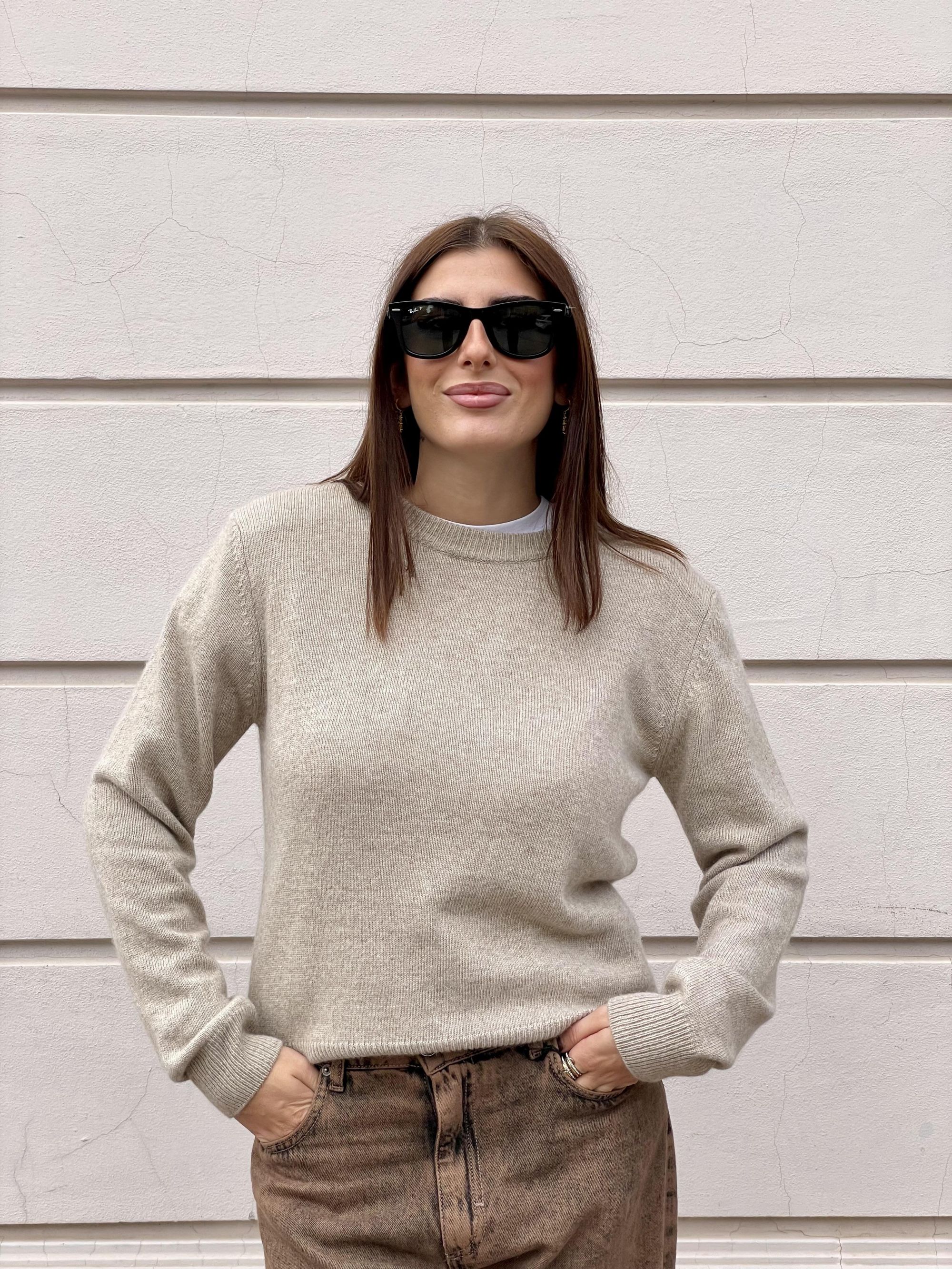 TENSIONE IN - MAGLIA BEIGE PARICOLLO CON SPALLINE IMBOTTITE ART. D81026-APP5