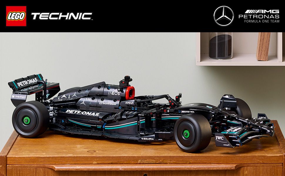 LEGO MERCEDES-AMG F1 W14 PERFORMANCE