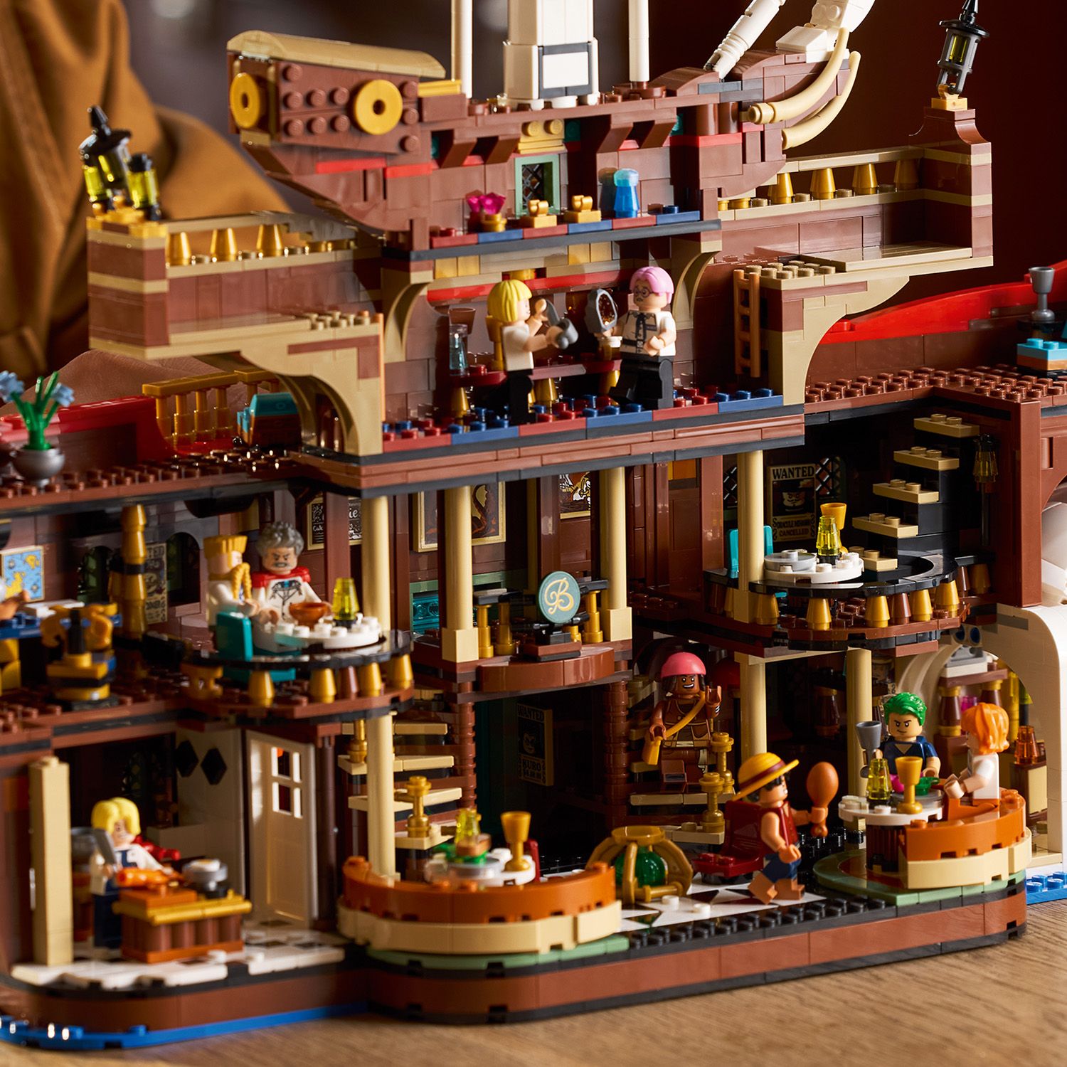 LEGO BARATIE - RISTORANTE GALLEGGIANTE