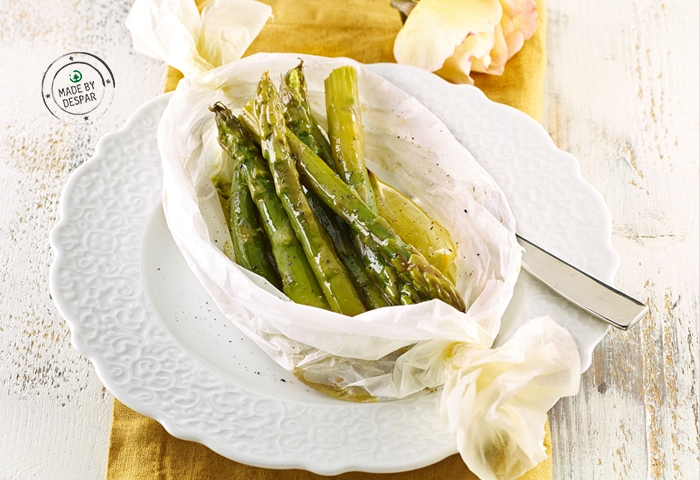 Asparagi al cartoccio con timo e limone