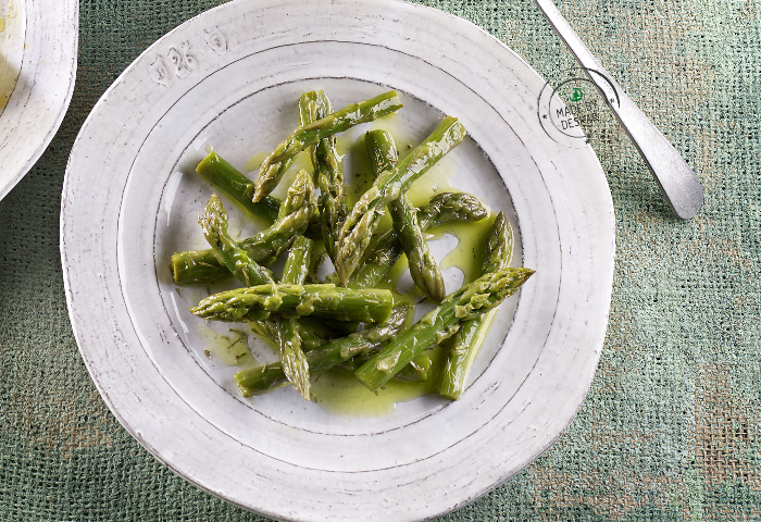Asparagi in oliocottura al profumo di timo