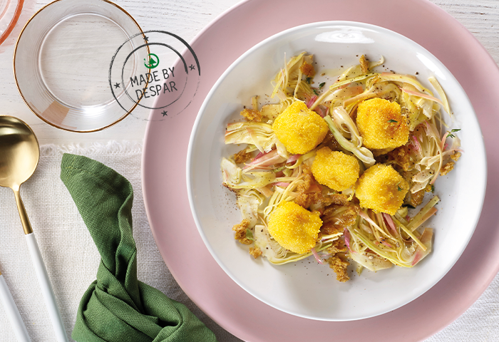 Baccalà con panatura di mais, insalatina di carciofi al limone e crumble di pane integrale speziato
