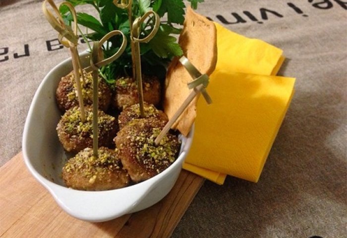 Bocconcini di carne alle mandorle e pistacchi