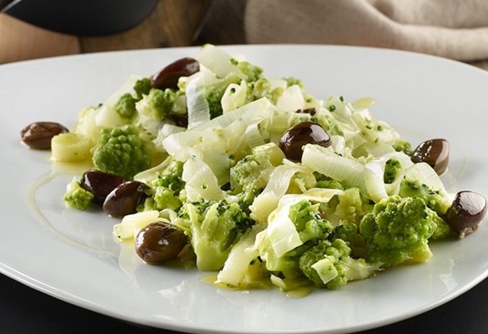 Broccoli e porro alle olive