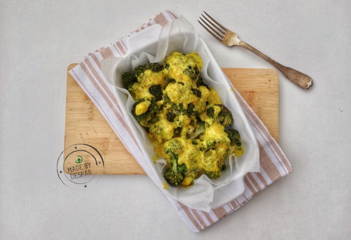 Broccoli gratinati con besciamella alla curcuma