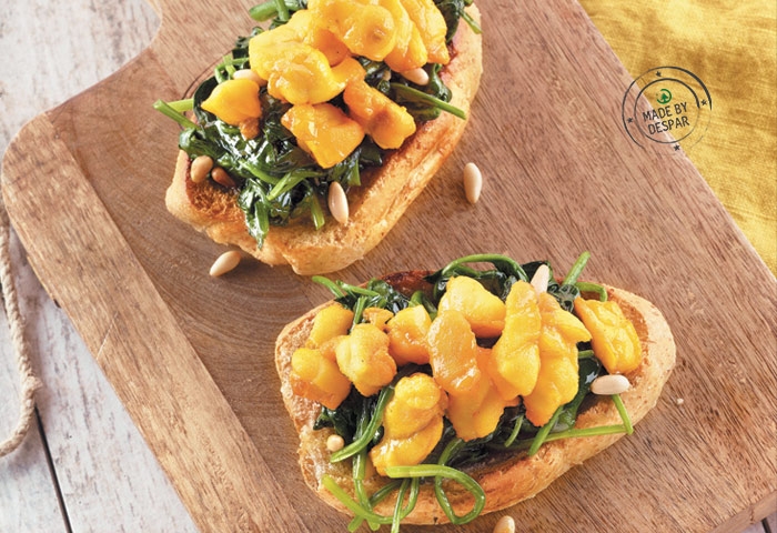 Bruschetta con spinacini e rana pescatrice allo zafferano