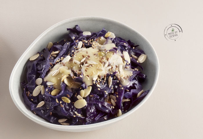 Cavolo cappuccio viola in agrodolce con mandorle