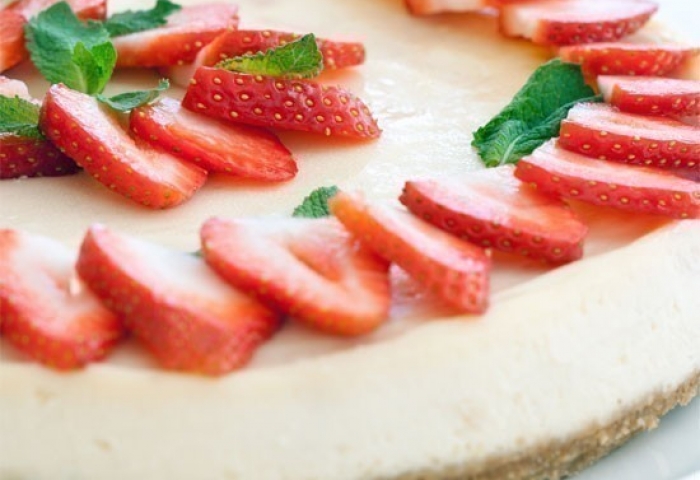Cheesecake alle fragole  e cereali soffiati