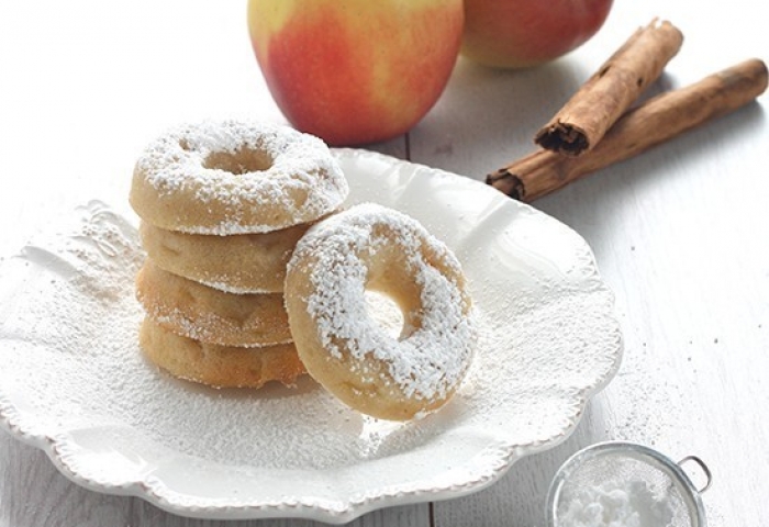 Ciambelle di Carnevale alle mele