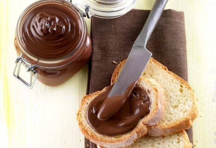 Crema di nocciole piemontesi e cacao