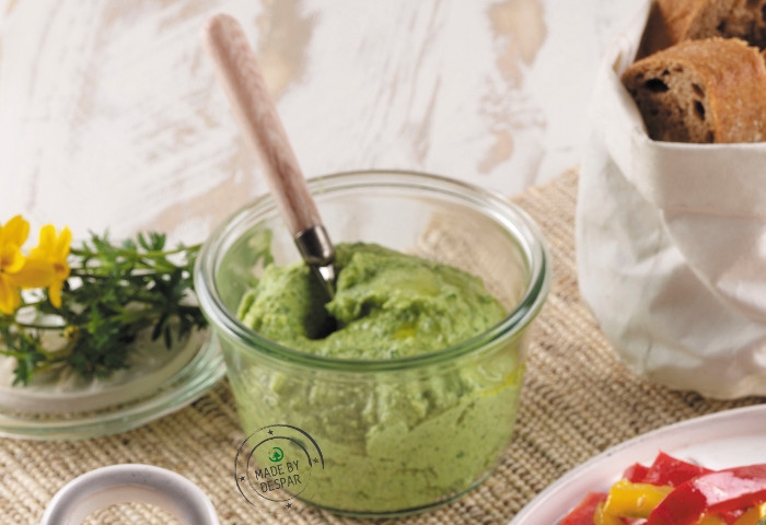 Crema spalmabile di rucola, mandorle e lime