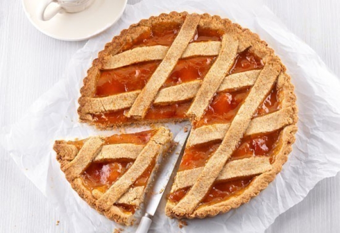 Crostata integrale con confettura di nespole